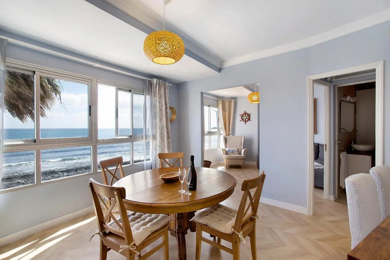 Ocean Side Arinaga Apartment